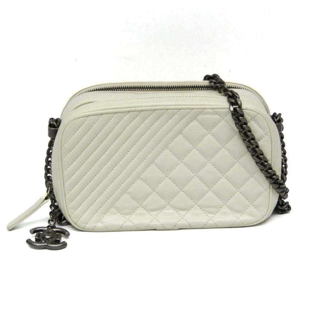 CHANEL Leather Shoulder Bag